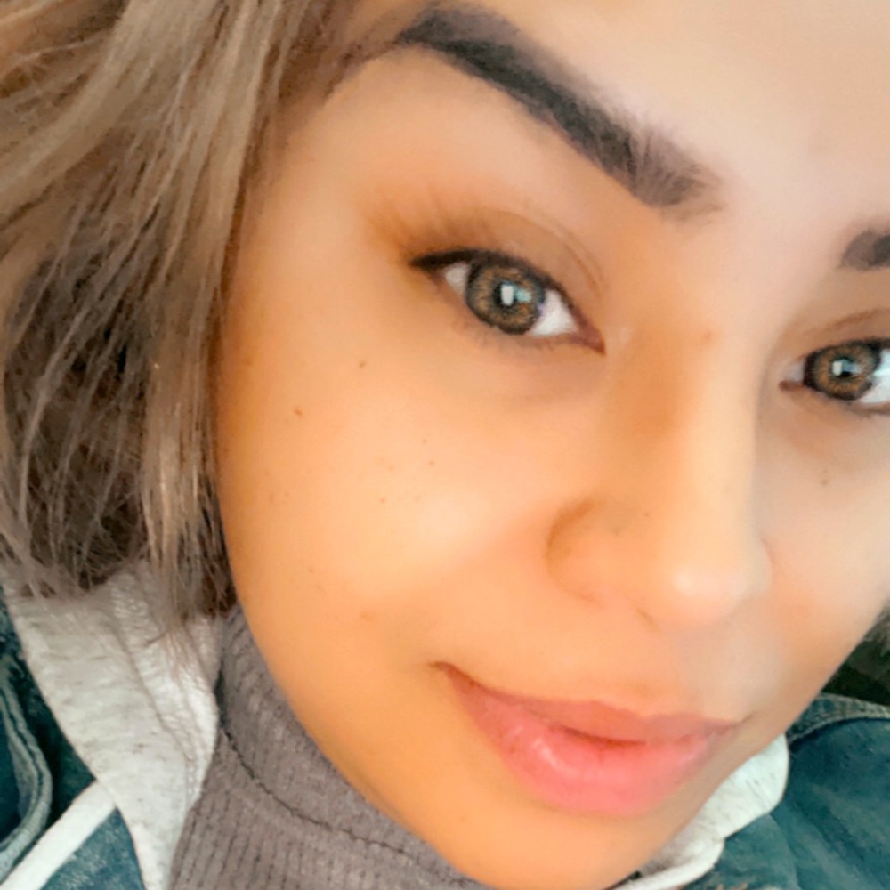Meet your Posher, Alexandra